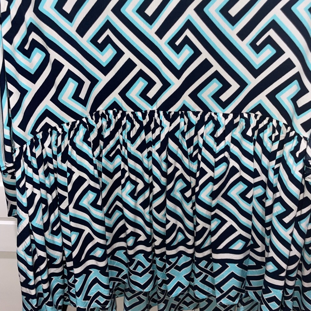Geometric Patterned  Top - Picture 4 of 4